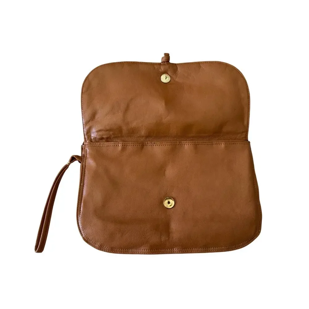 Vintage ‘80s Tan Leather Multi-Compartment Wristlet Bag